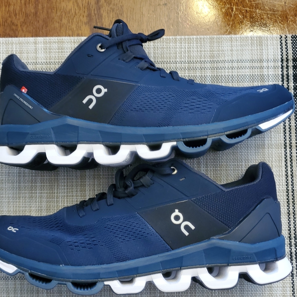 On Cloud running  shoes Midnight/Navy S 11.5